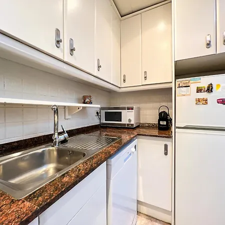 Charming Coastal Near Shops & Sea Appartamento